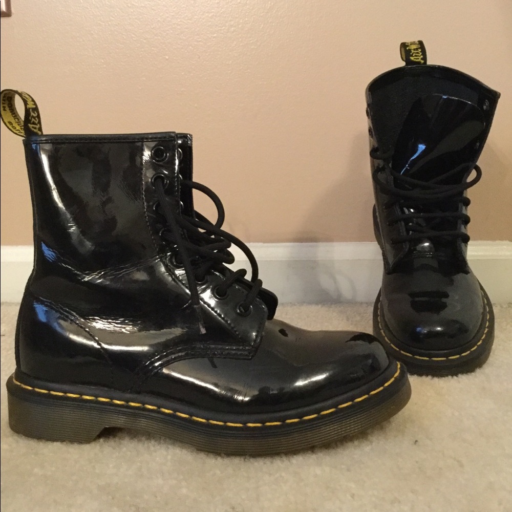 Dr. Marten patent black leather boots Sz 6